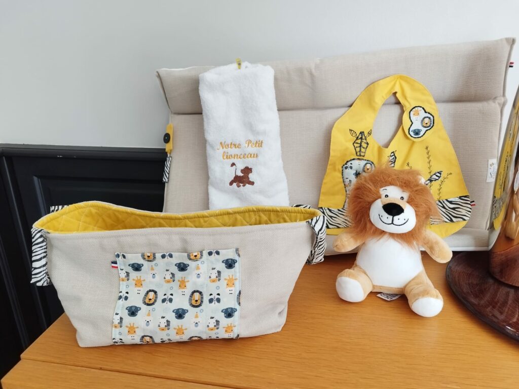 Ensemble naissance theme savane